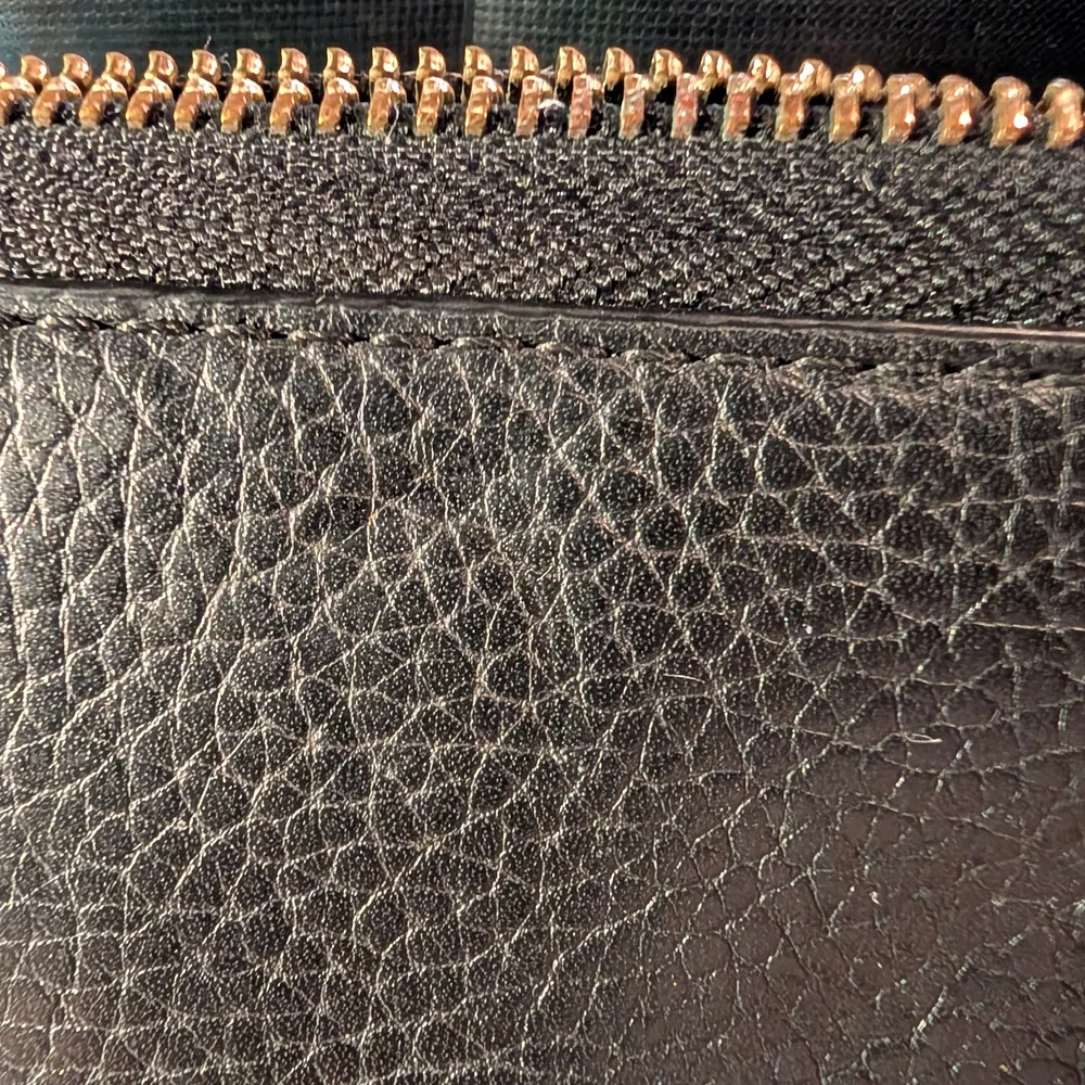 Michael Kors Black Leather Wristlet - EUC w/ New Strap 🎁🎁🎁🎁🎁 - Picture 6 of 6
